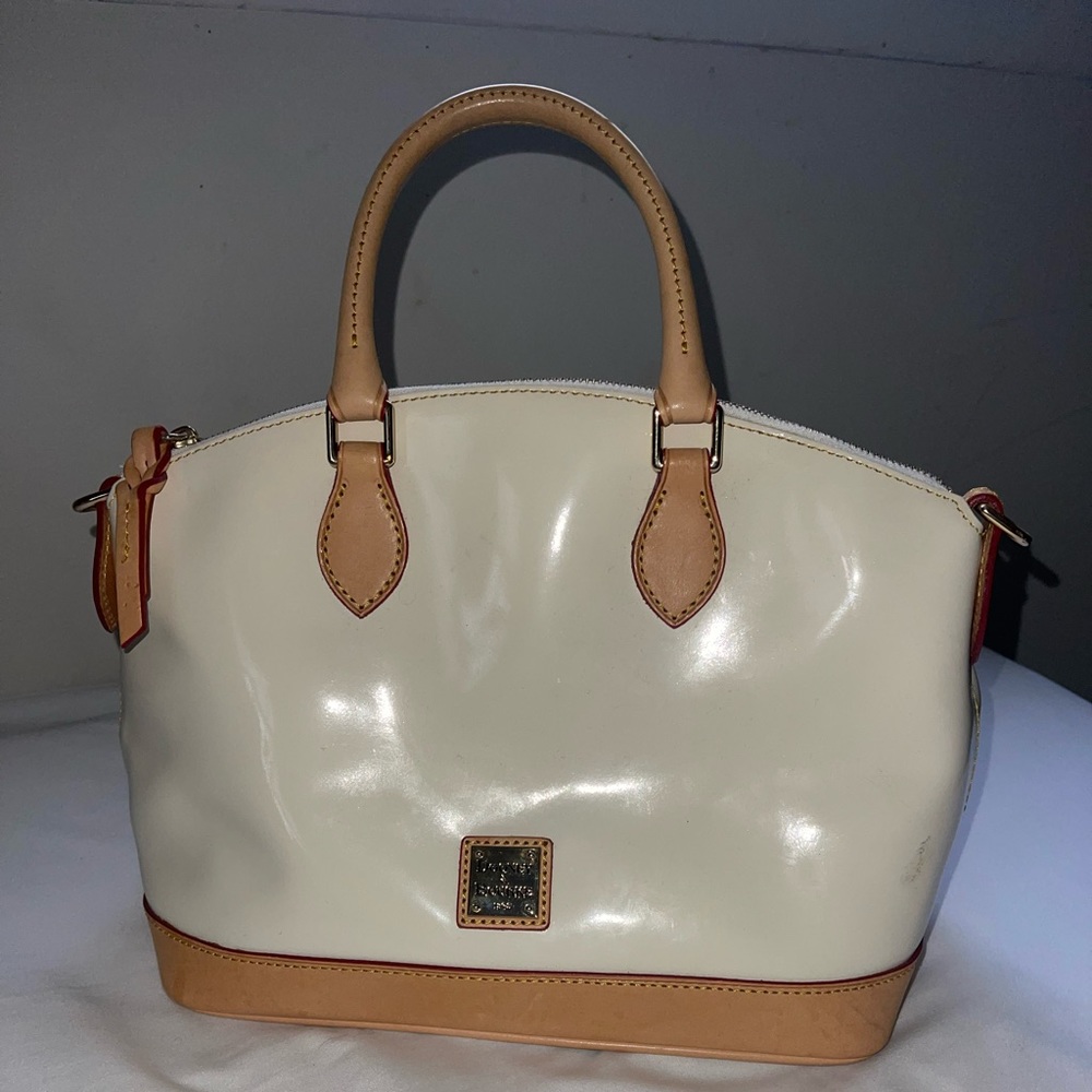 Dooney & Bourke faux leather purse